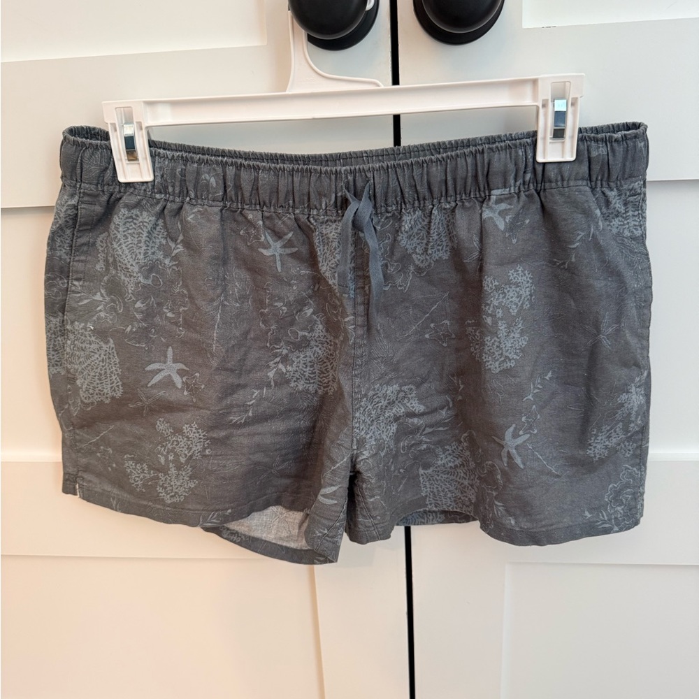 Patagonia Women's Charcoal tropical pattern shorties